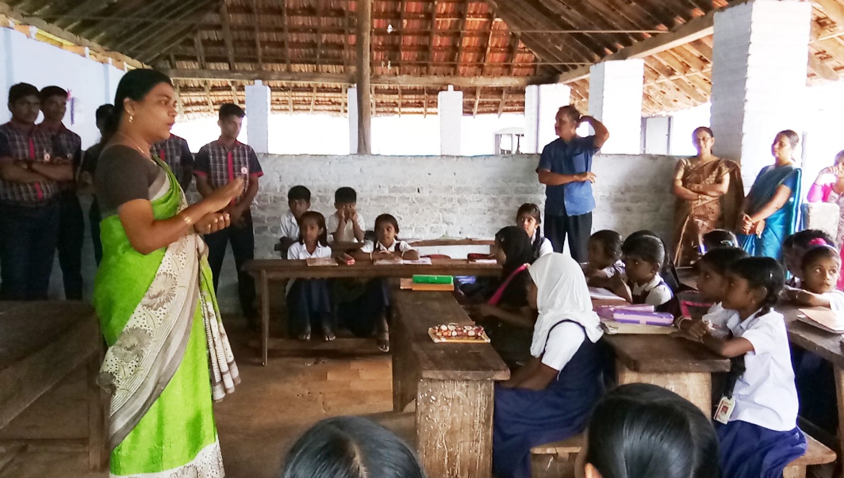 Books Donation to Pudiyankam School 2018